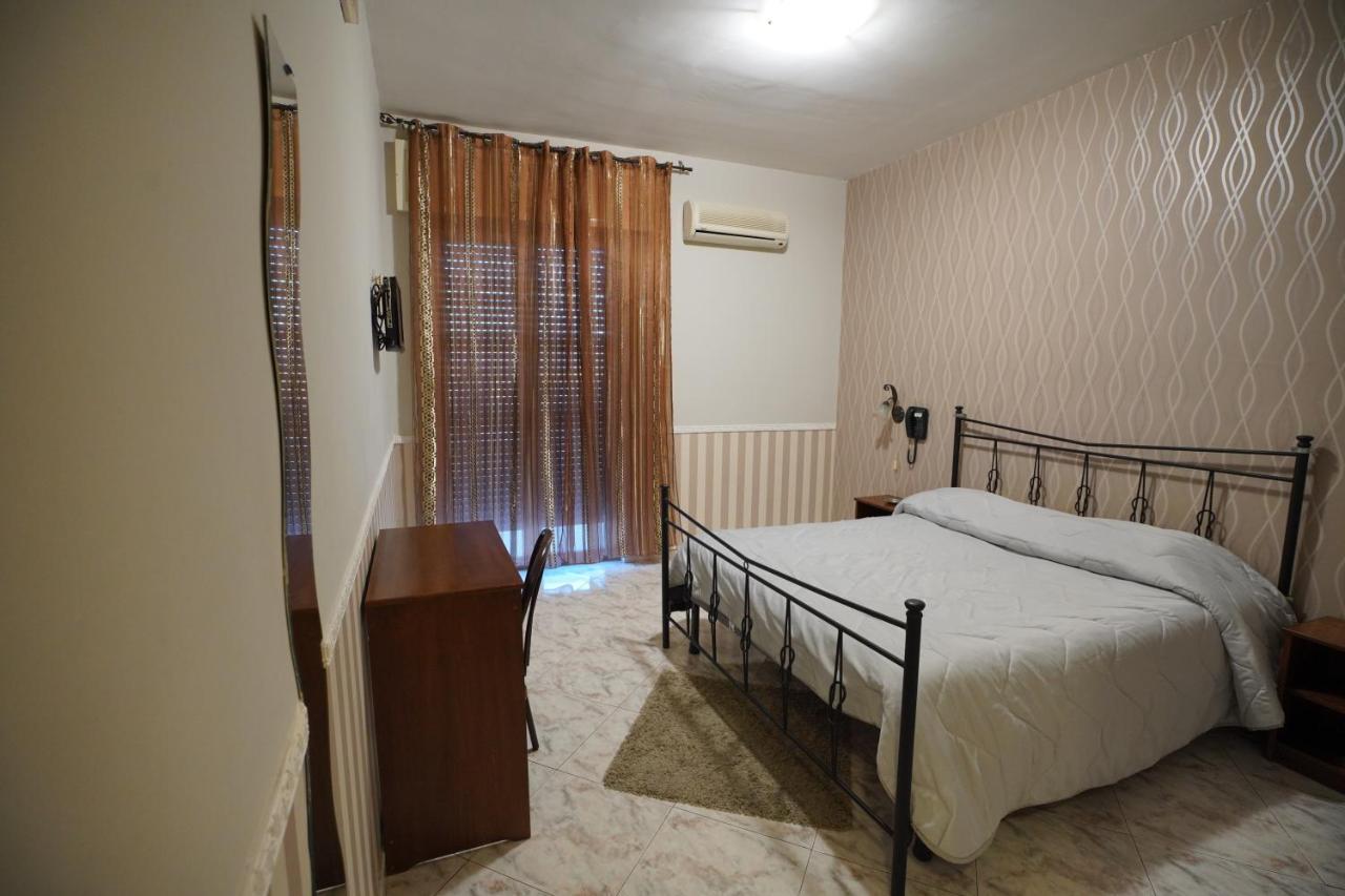 Hotel Stefany Lago Patria Exterior photo