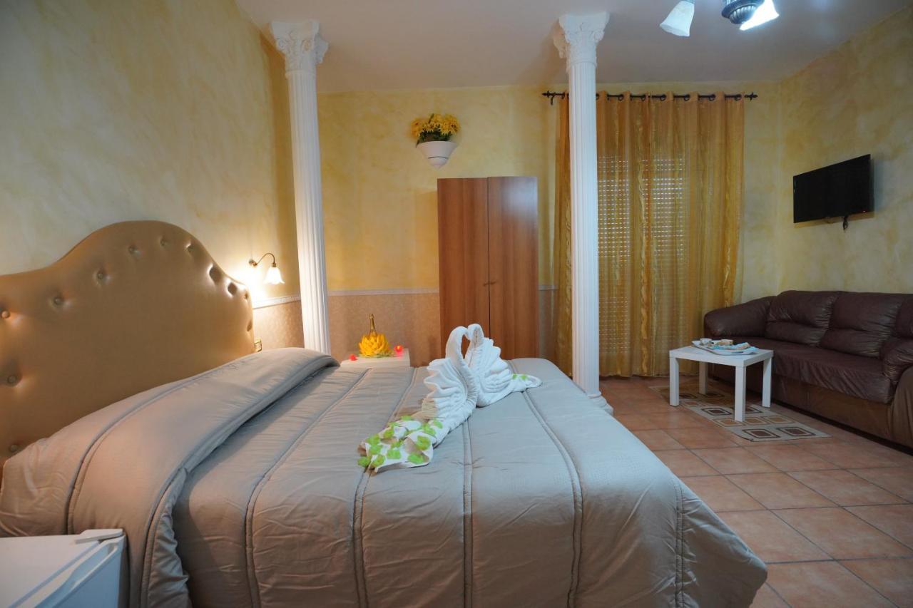 Hotel Stefany Lago Patria Exterior photo